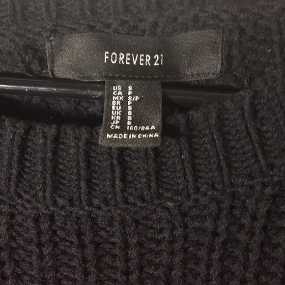 Sweater 🌹 - Picture 2 of 2